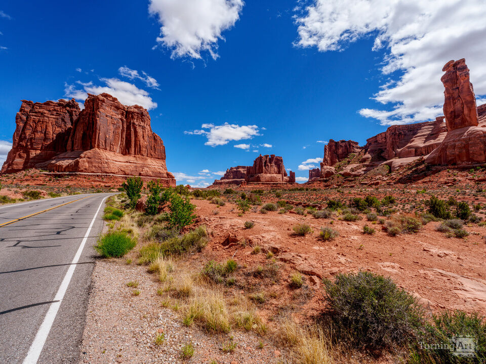Roadside View Arches Park Avenue