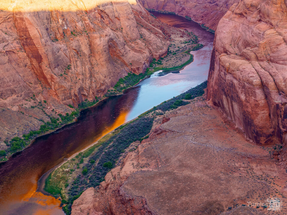 Horseshoe Bend Desert Curve