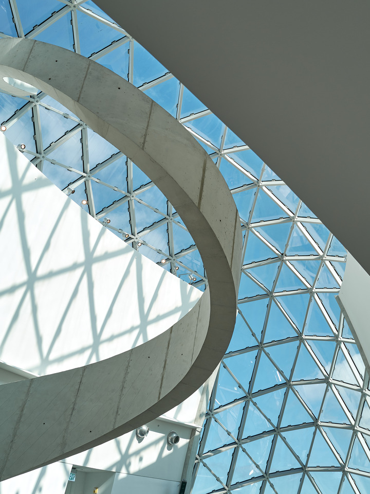 Sky and Spiral DNA Helix Staircase, Dalí Museum