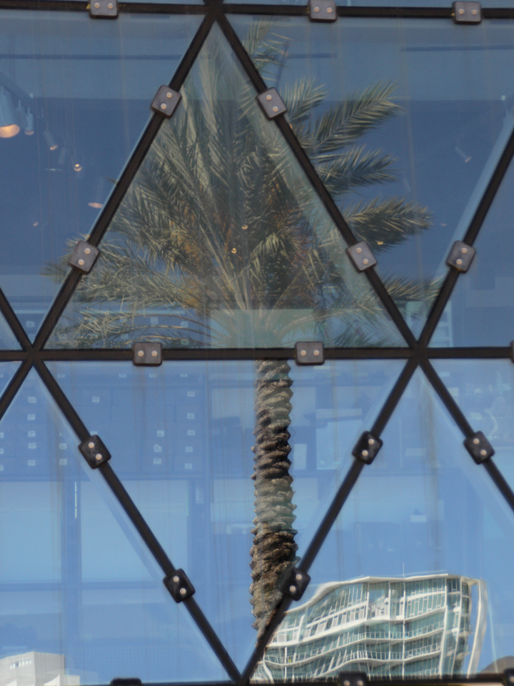 Dalí Museum Glass Geometry – St. Petersburg