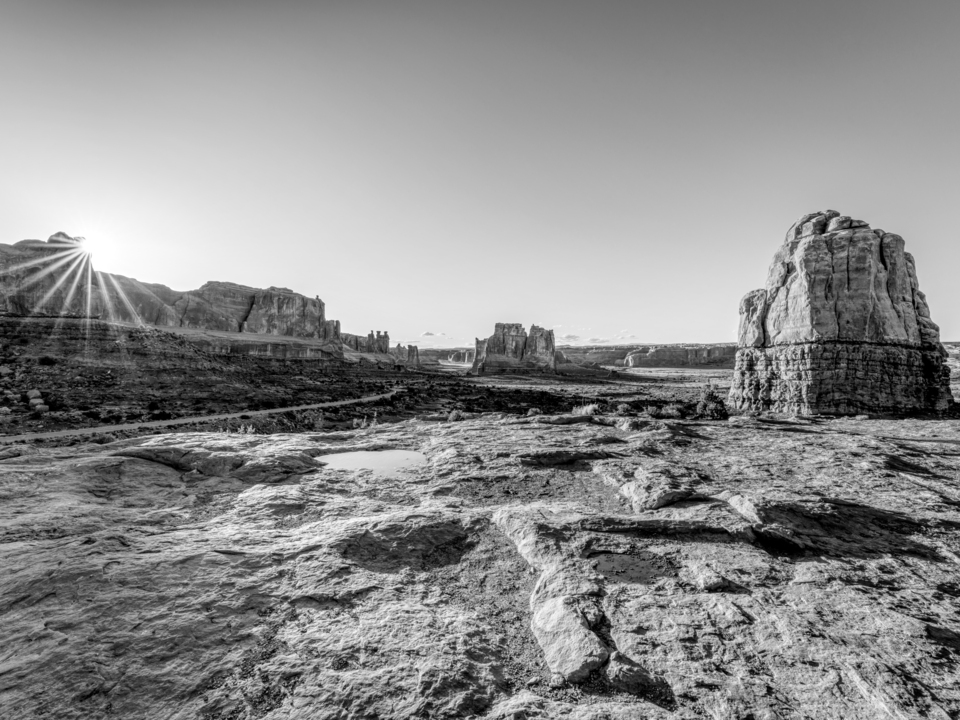 Arches Park Avenue Sunset Sun Star Grayscale