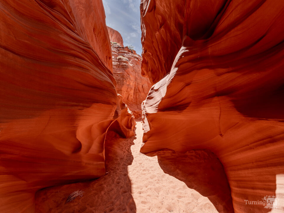 Passage Begins Secret Antelope Canyon