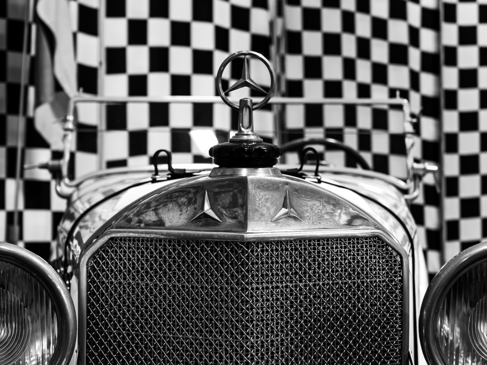 B&W 1927 Mercedes Benz Sportswomen