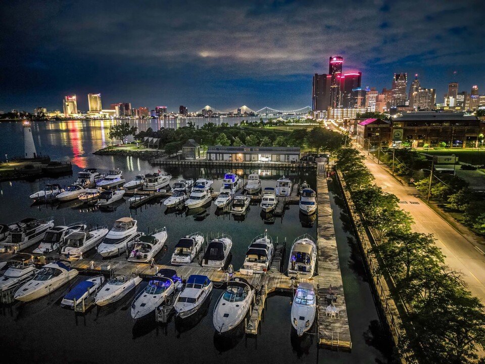 Detroit Skyline from Stroh River Place Marina