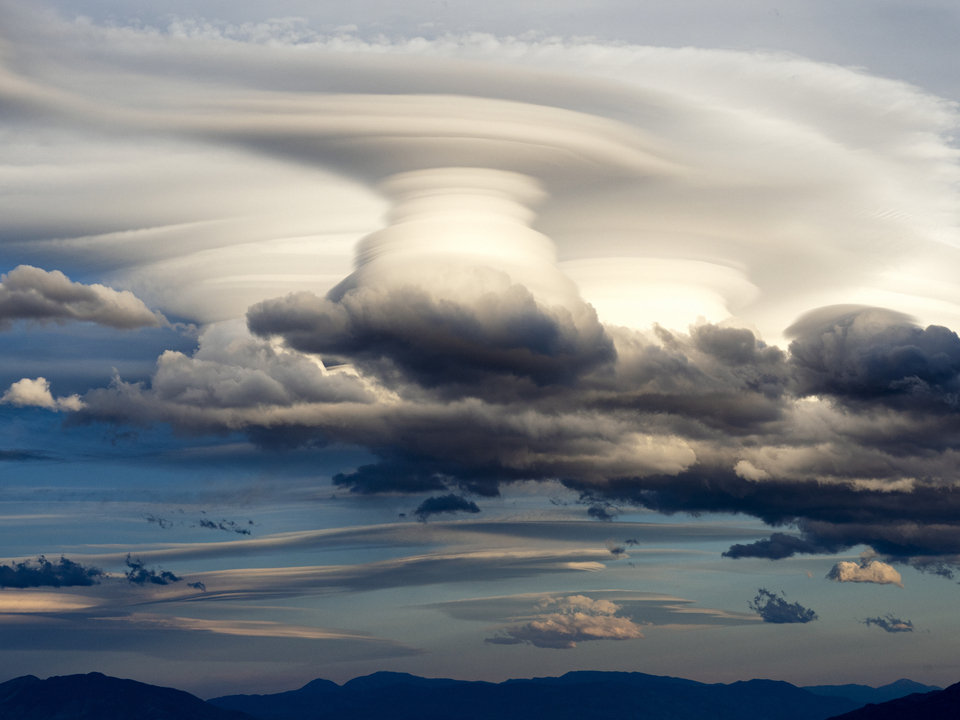 Lenticular clouds 