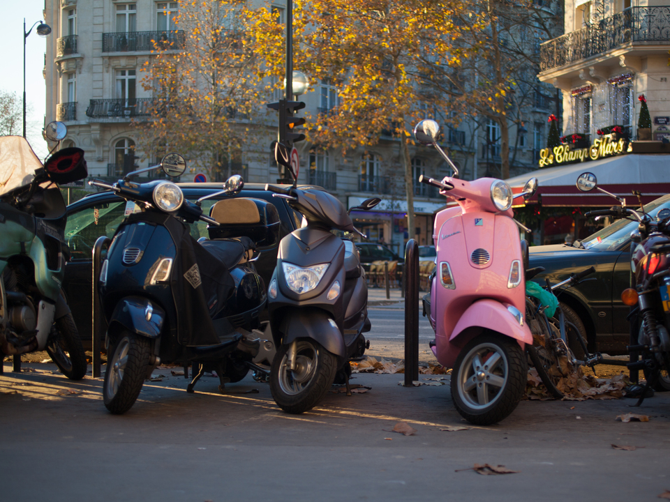 Pinkie in Paris
