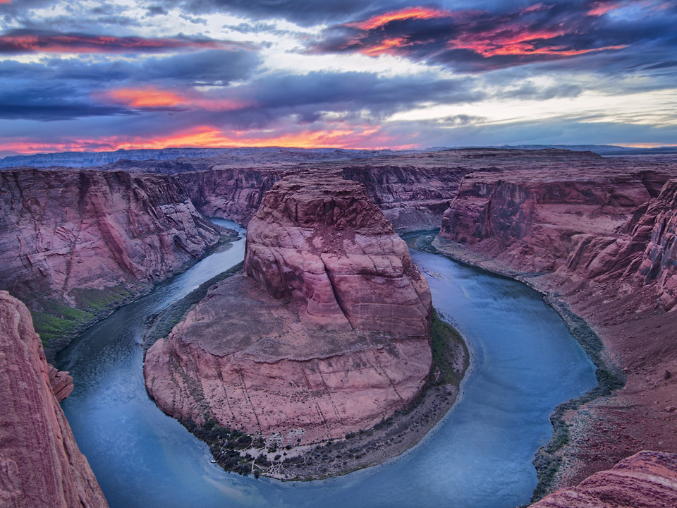 Horseshoe Bend at Sunset