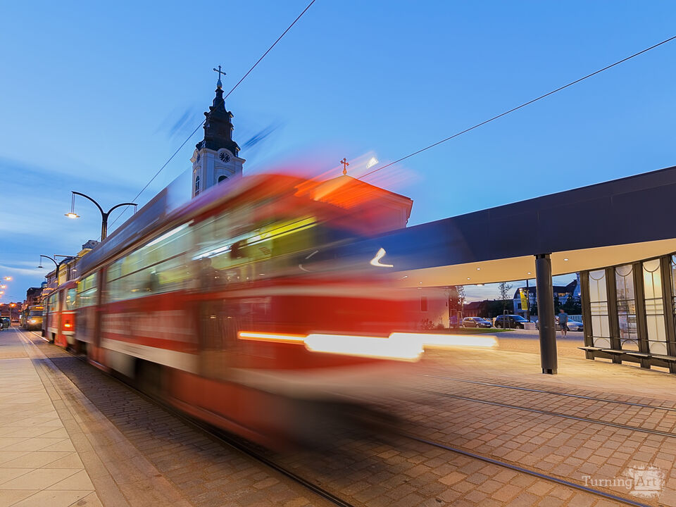 Velocity Through Piața Unirii