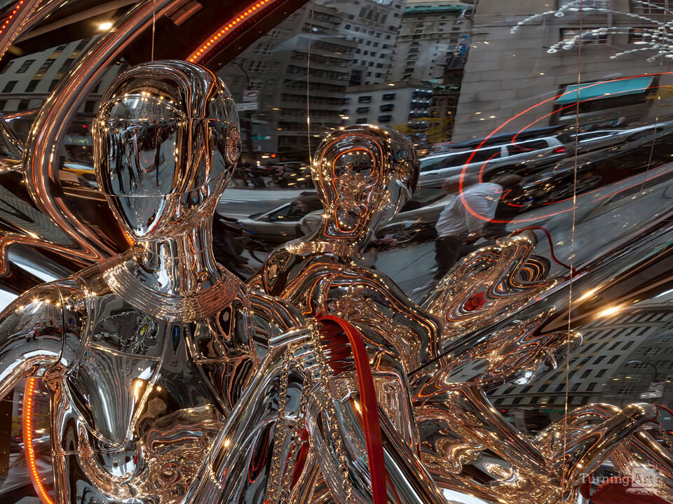 Futuristic Reflective Mannequin 2