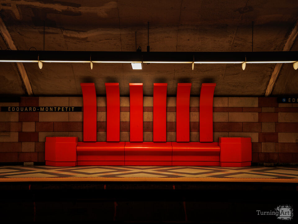 Red at Édouard-Montpetit