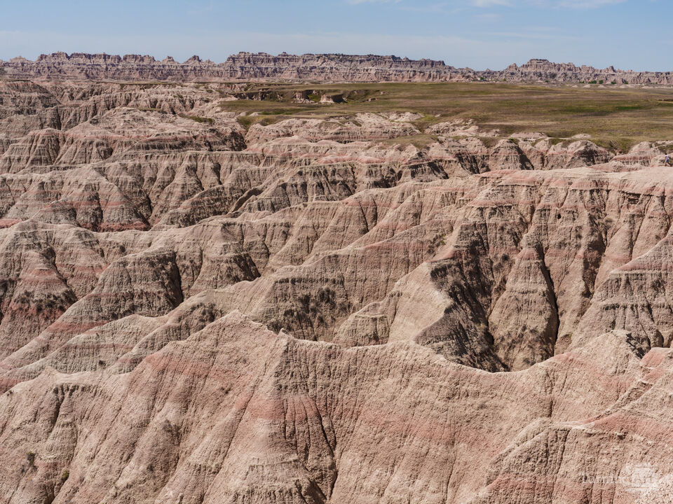 Ridges And Grassland Badlands