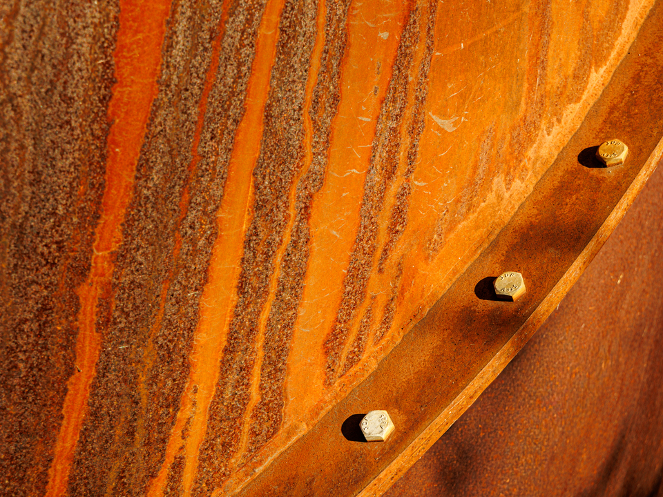 Bolted Curve