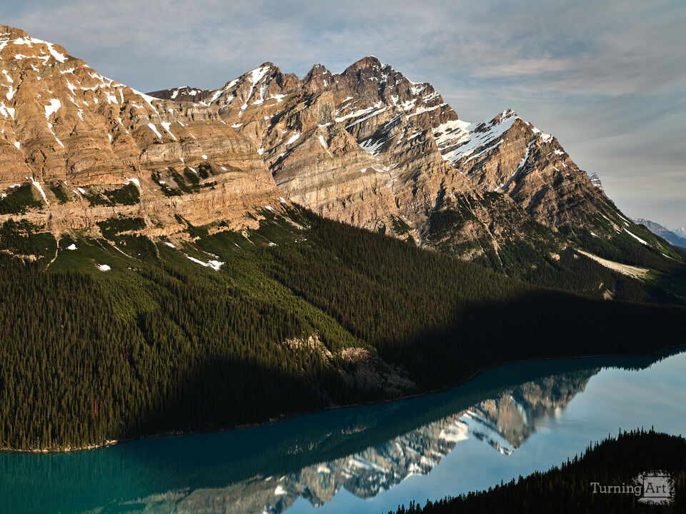 Waputik Mountains surrounding Peyto lake