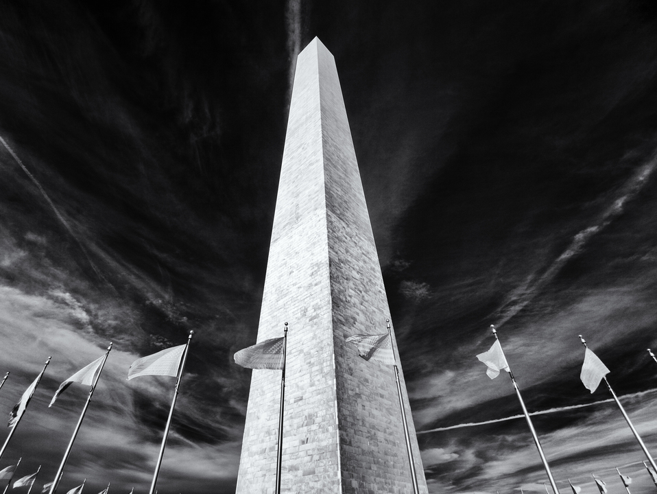 Washington Monument in Black and White