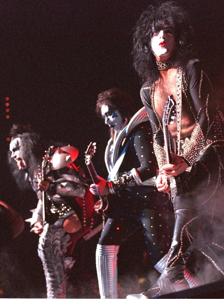Kiss in Boston-3