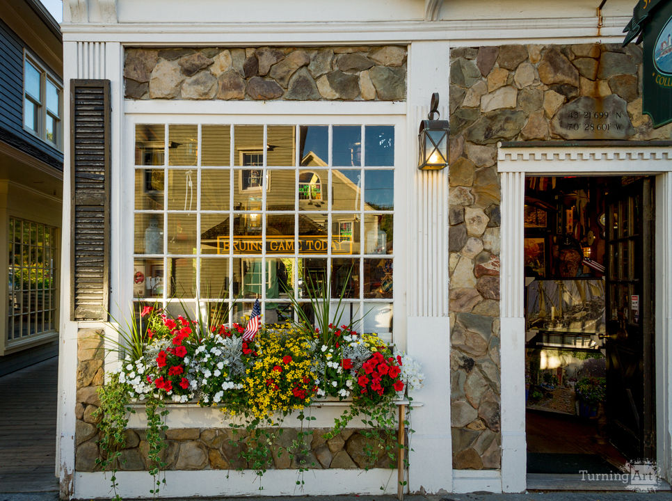 Kennebunkport Window Shopping