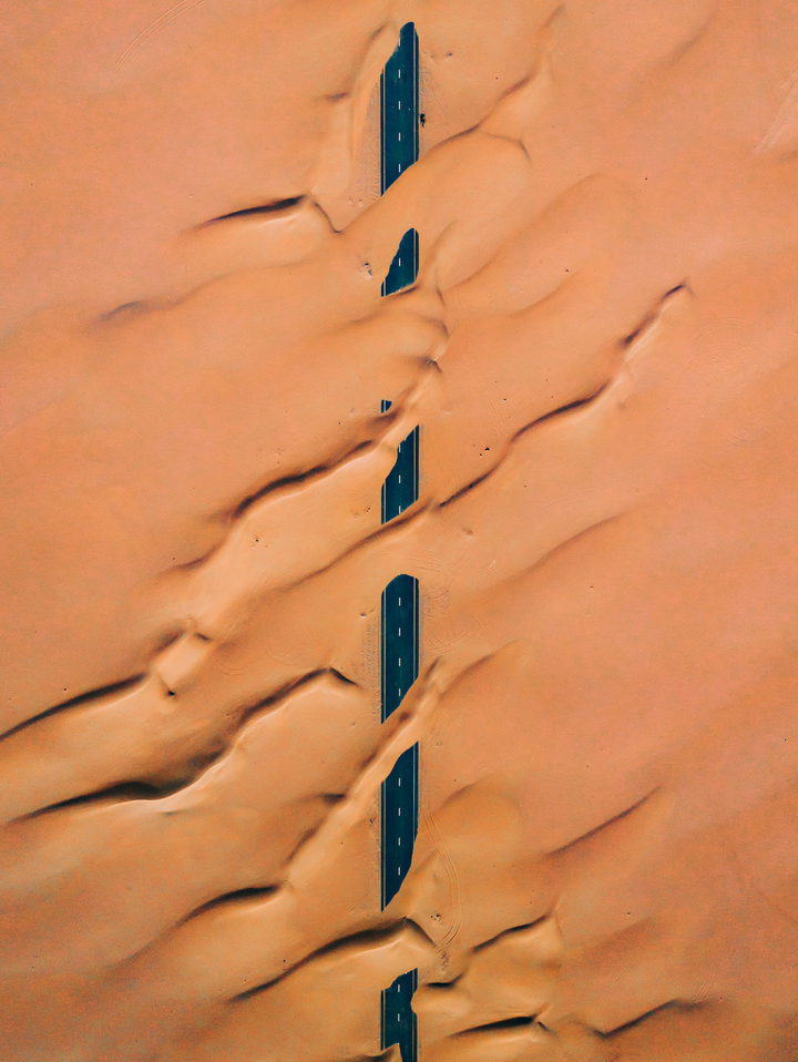 DESERT ROAD