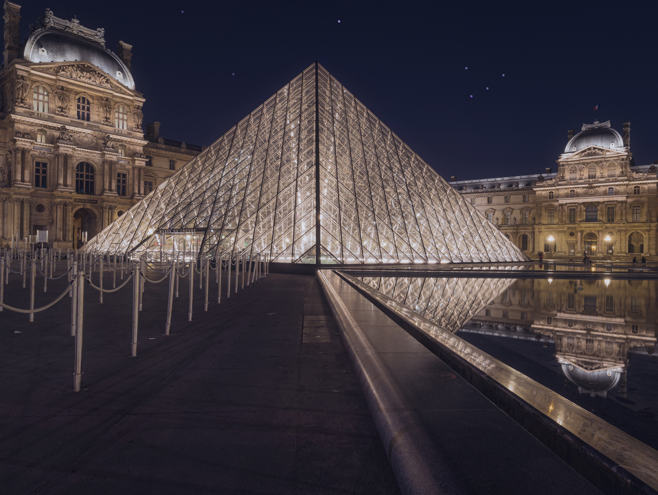 Louvre night lights
