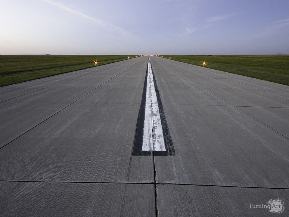 Tribune airport runway