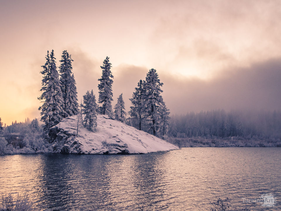 Winter sunset on the lake