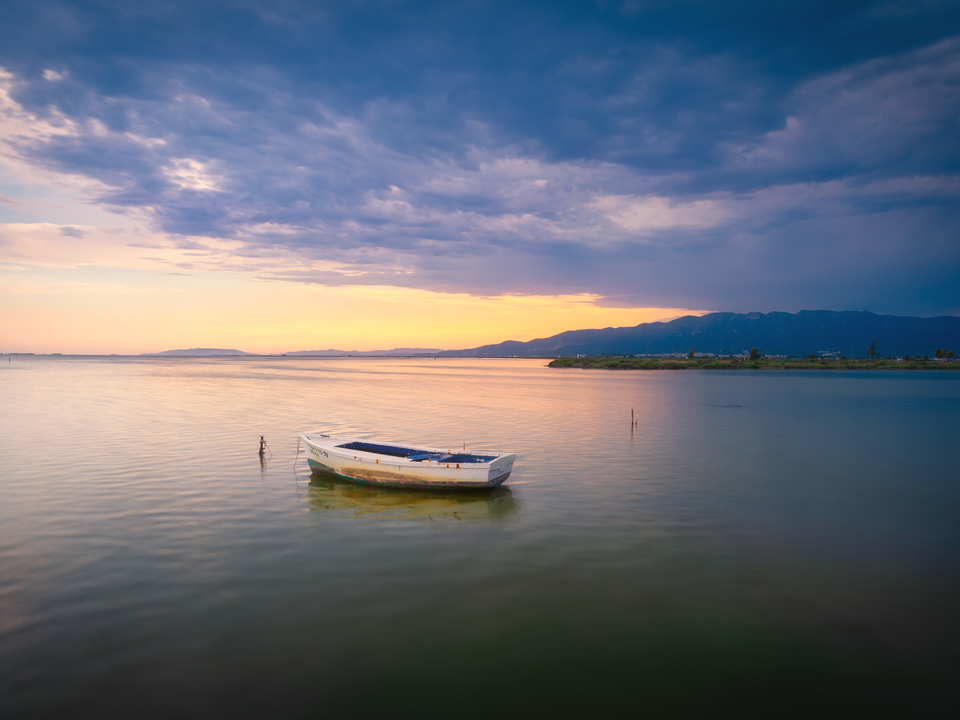 The old boat and the Sea