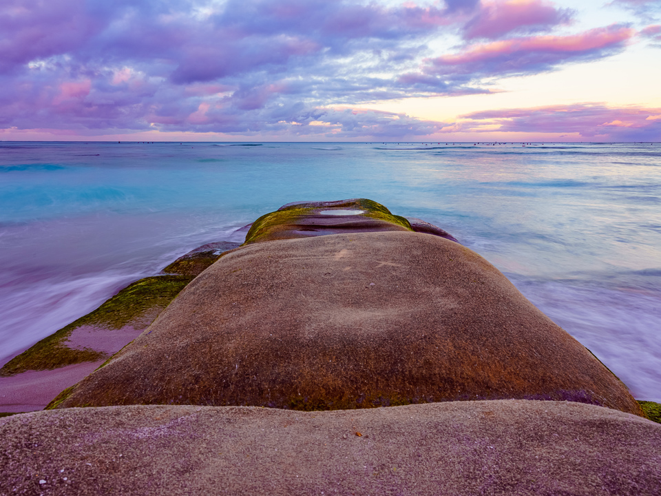 Rocky Sunrise at Waikiki Beach | Honolulu, Hawaii