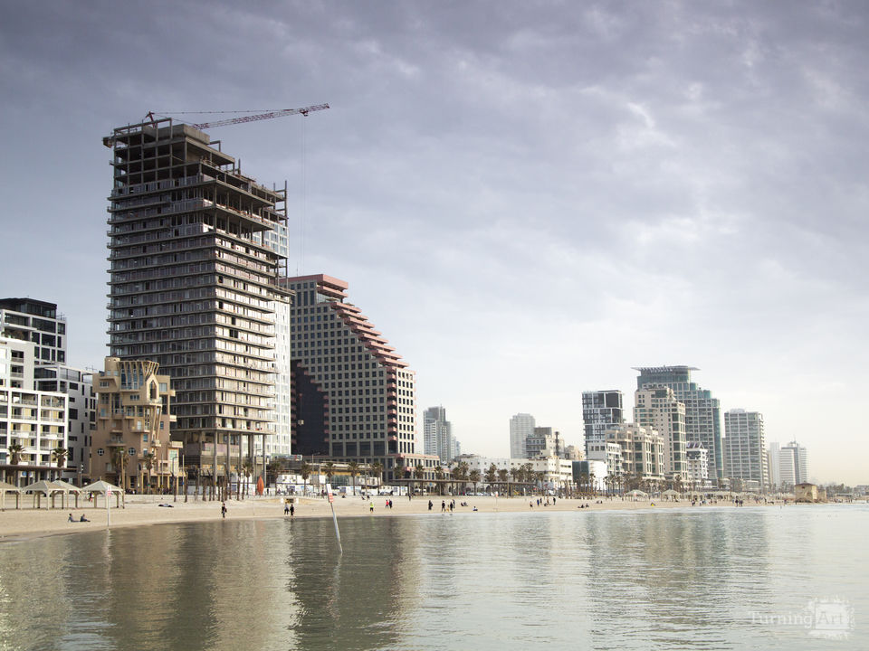 A cloudy tel aviv 2