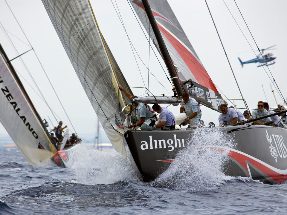Ameirca's Cup Alinghi Sails Up Wind in Valencia, Spain