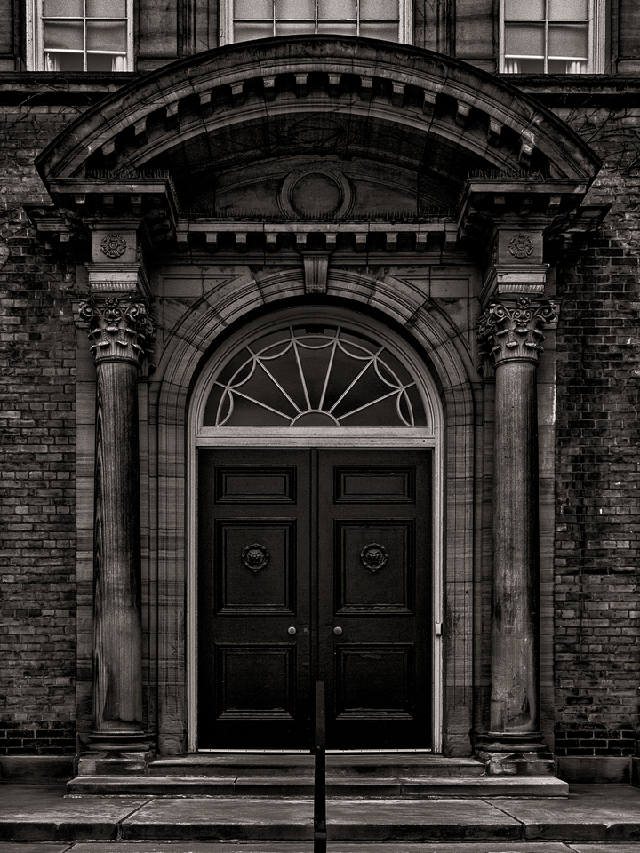 No 27 King's College Circle 1